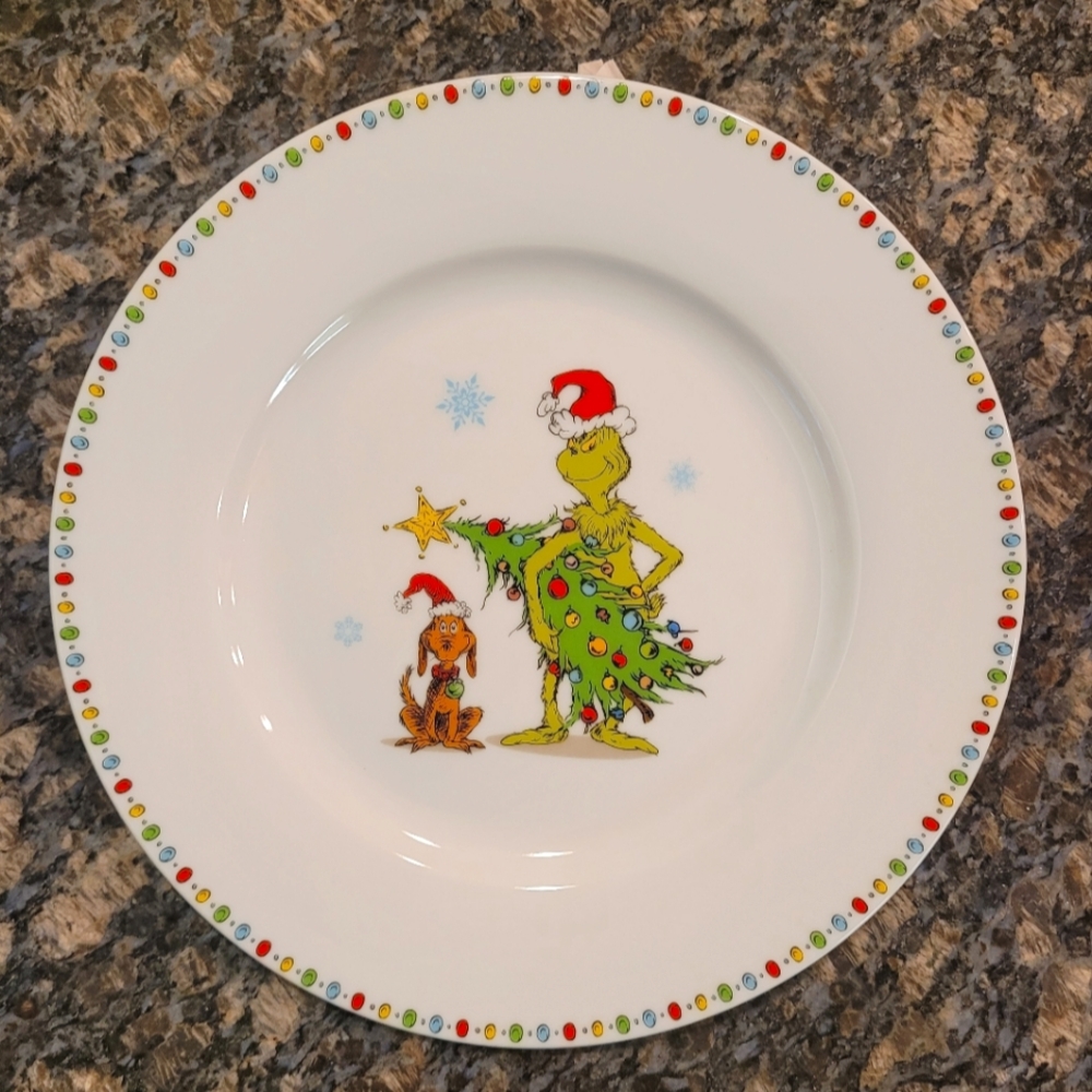🎄 NEW The Grinch Christmas Plate